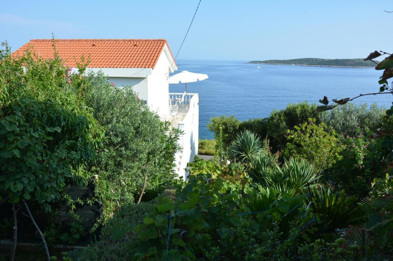 Apartments By The Sea Milna, Vis - 8944 Exteriör bild